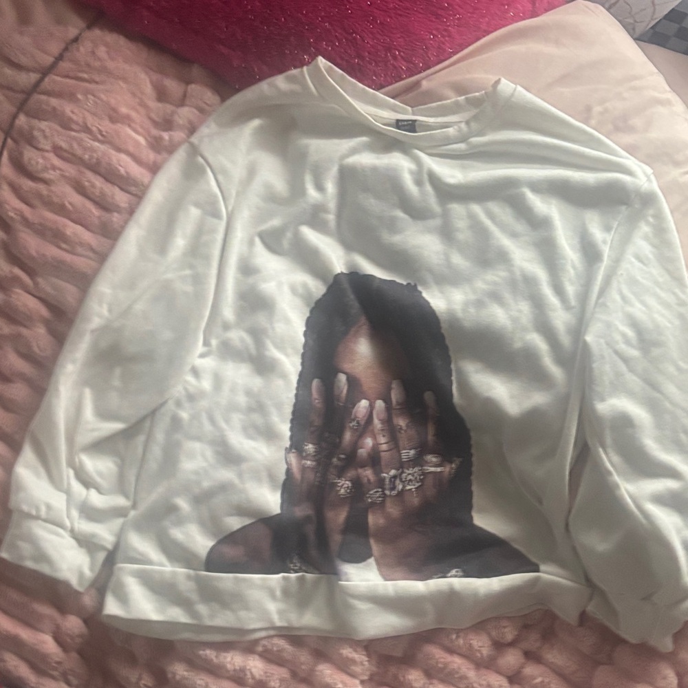 SHEIN White Curve Sweatshirt